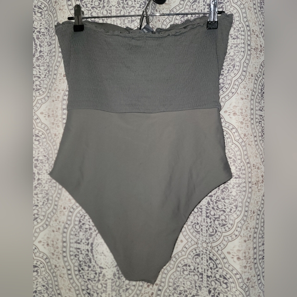 Strapless One Piece Swimsuit - Picture 2 of 3